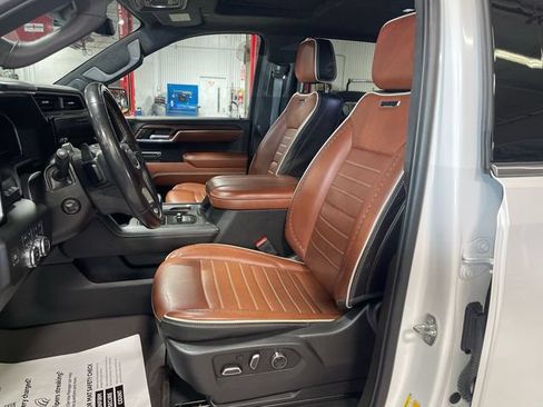 Used 2024 GMC Sierra 1500 Denali Ultimate AWD/4WD image 12