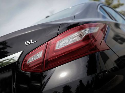 Used 2018 Nissan Altima 2.5 SL FWD image 11