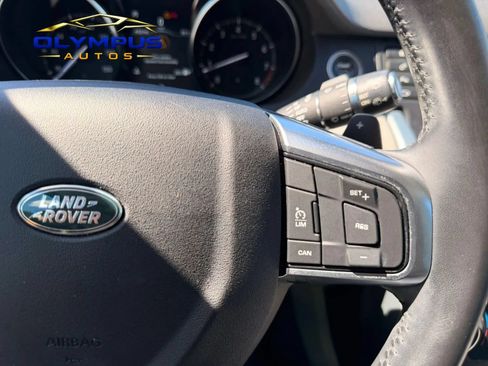 Used 2019 Land Rover Discovery Sport SE AWD/4WD image 19