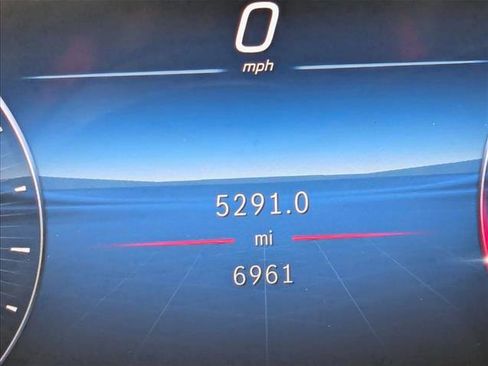 Used 2025 Mercedes-Benz C 300 Sedan image 11