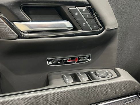 Used 2024 GMC Sierra 1500 AT4X image 17