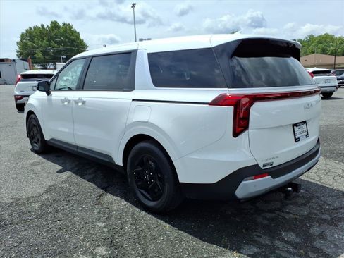 New 2026 Kia Carnival LX FWD image 6