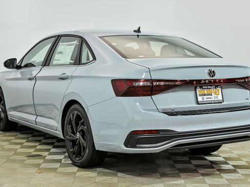 New 2026 Volkswagen Jetta SE FWD image 4