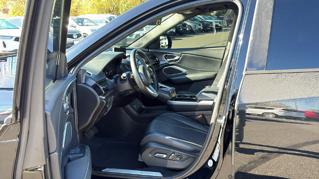 Certified 2025 Acura RDX SH-AWD image 10
