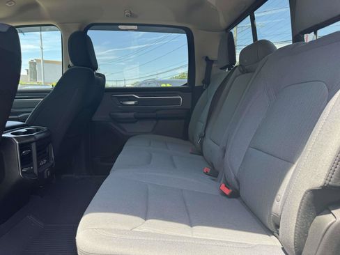Used 2019 RAM 1500 Big Horn AWD/4WD image 14