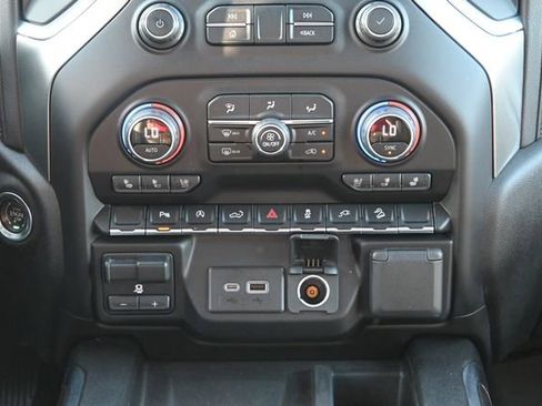 Used 2020 Chevrolet Silverado 1500 LTZ image 18