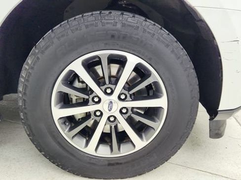 Used 2019 Ford Expedition XLT w/ Equipment Group 201A RWD image 26