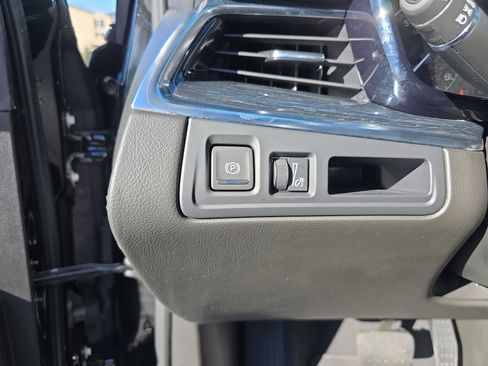 Used 2025 Cadillac XT5 Premium Luxury image 35