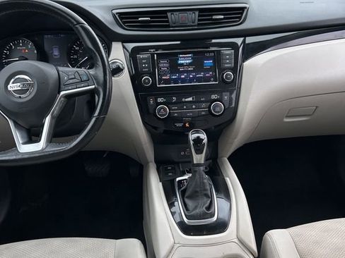 Used 2019 Nissan Rogue Sport SV w/ Technology Package image 9
