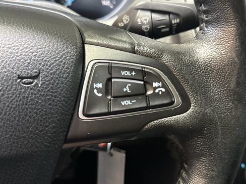 Used 2017 Ford Focus SE w/ Cold Weather Package FWD image 21