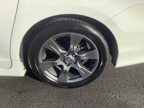 Used 2019 Toyota Sienna SE Premium image 7