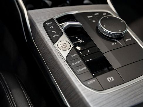 Used 2026 BMW 330i xDrive Sedan w/ Premium Package image 24