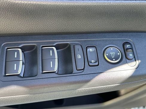 Used 2025 Honda CR-V EX-L image 24