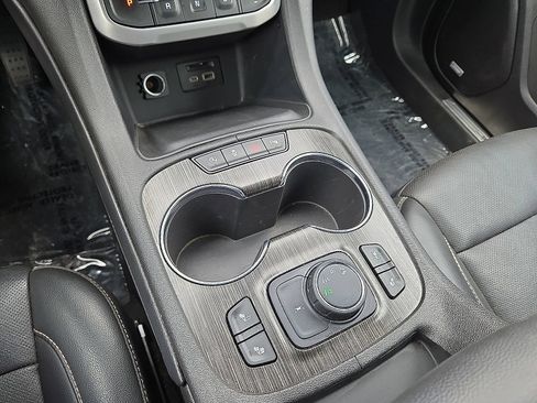 Used 2023 GMC Acadia SLT AWD/4WD image 30