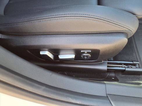 Used 2020 BMW 330i Sedan w/ Premium Package image 12