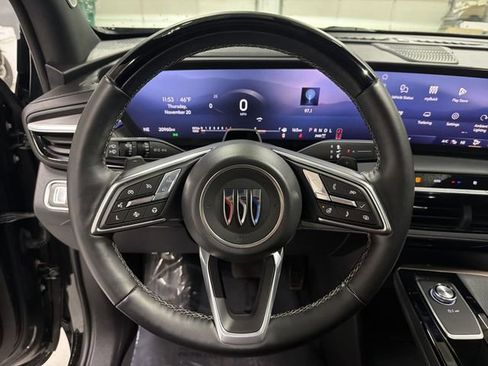 Certified 2025 Buick Enclave Avenir image 38