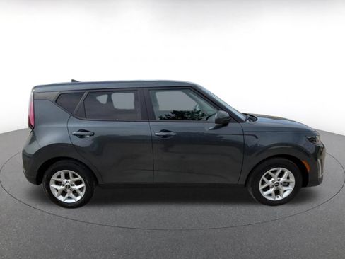 Used 2025 Kia Soul LX w/ LX Technology Package FWD image 16
