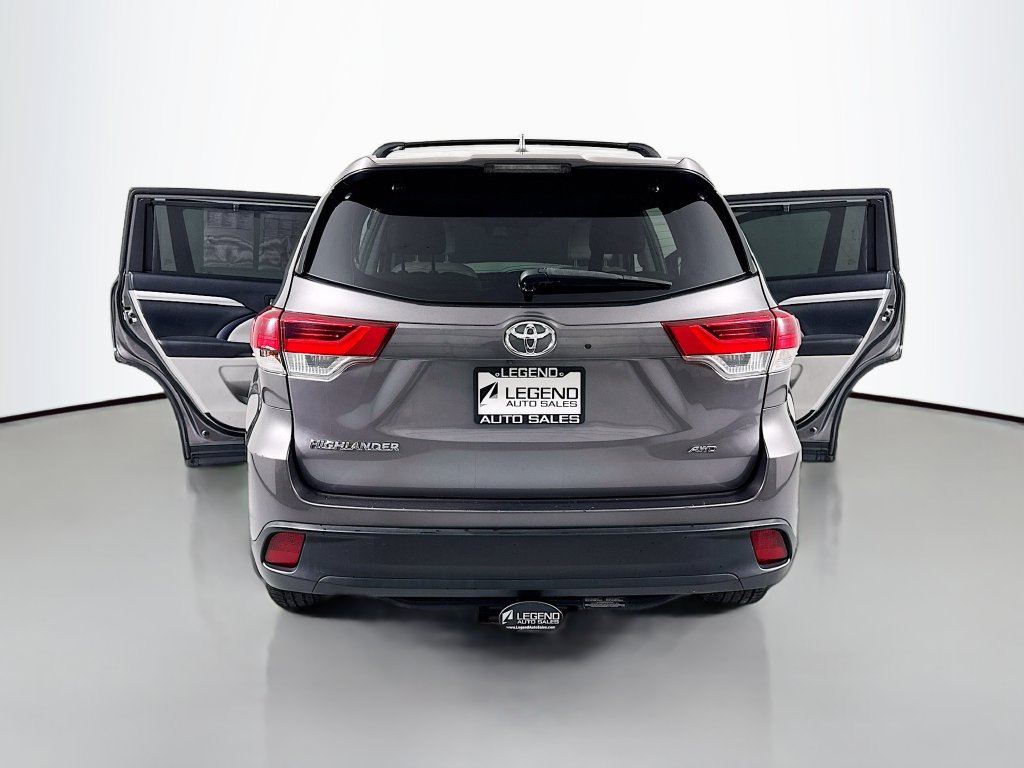 Used 2019 Toyota Highlander XLE AWD/4WD image 30