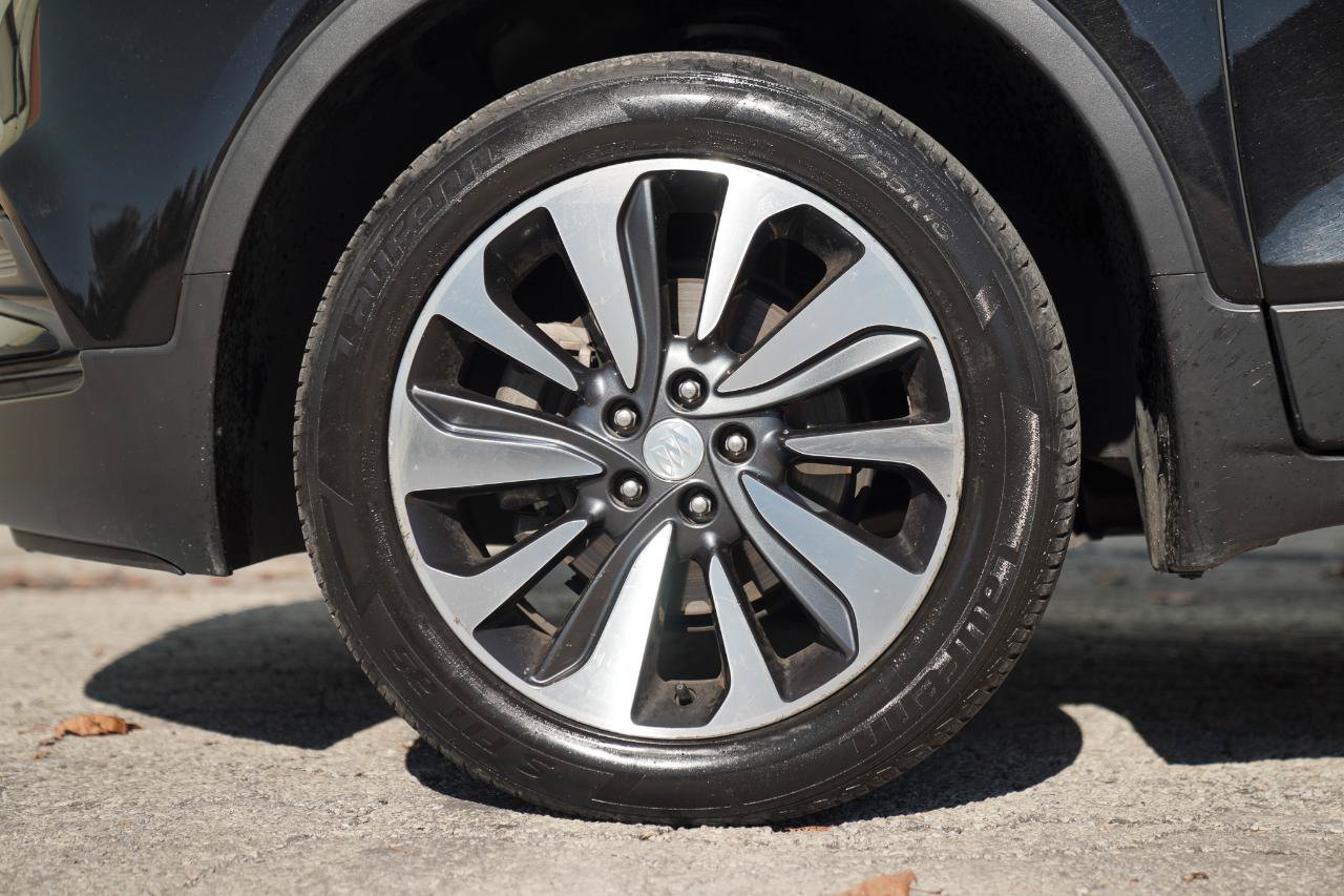 Used 2021 Buick Encore Preferred AWD/4WD image 9
