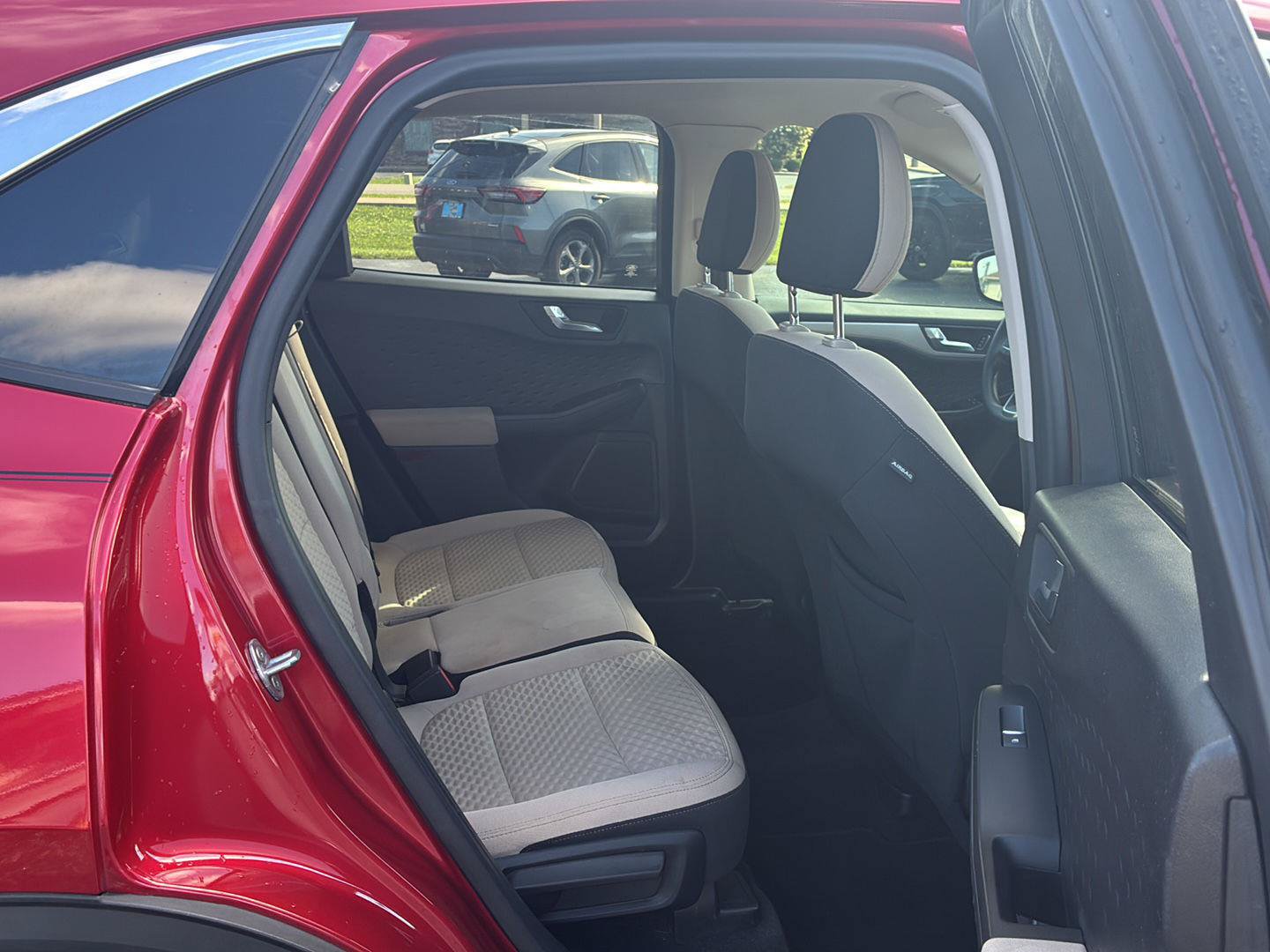 Used 2020 Ford Escape SE FWD image 11