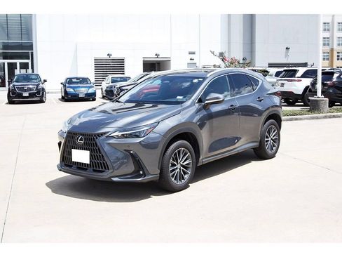 Used 2025 Lexus NX 250 FWD w/ Towing Package (2000 Lbs) image 3