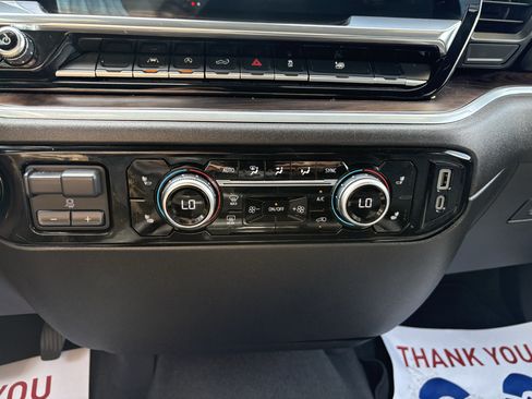 Used 2025 GMC Sierra 1500 SLT AWD/4WD image 12