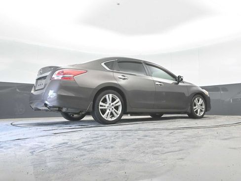 Used 2013 Nissan Altima 3.5 SV w/ Navigation Pkg FWD image 34