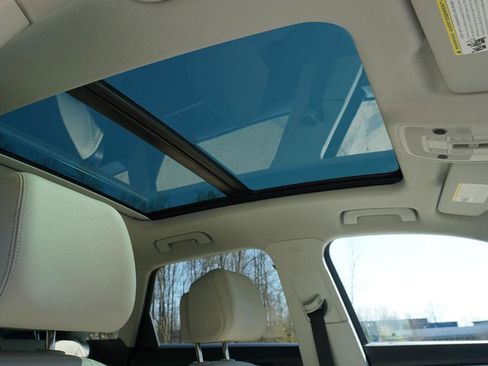 Used 2023 Audi Q3 2.0T Premium Plus w/ Premium Plus Package image 38