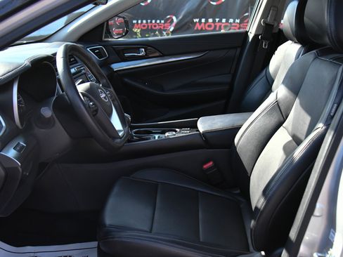 Used 2023 Nissan Maxima SV w/ Floor Mat Group FWD image 18