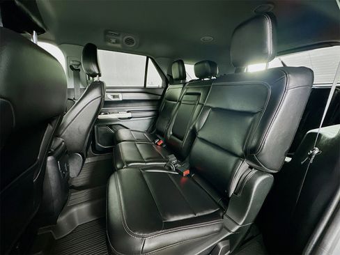 Used 2023 Ford Explorer XLT w/ Equipment Group 202A image 23