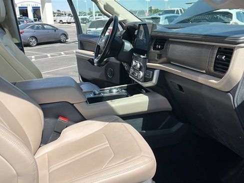 Used 2024 Ford Expedition Max Limited AWD/4WD image 13