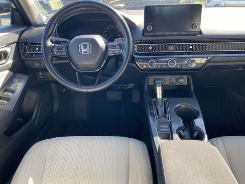 Used 2023 Honda Civic EX image 9