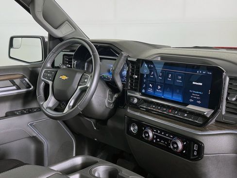 Used 2022 Chevrolet Silverado 1500 LT image 23