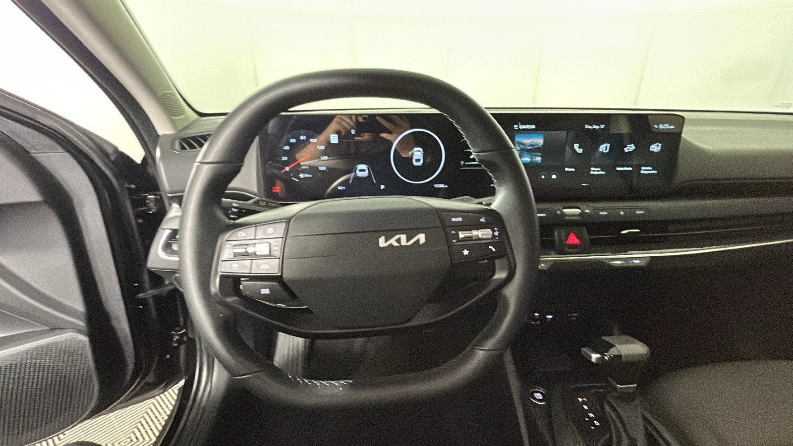Used 2025 Kia K4 EX FWD image 17