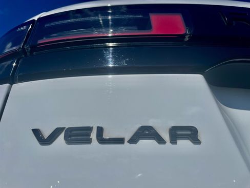 Certified 2026 Land Rover Range Rover Velar Dynamic SE AWD/4WD image 33