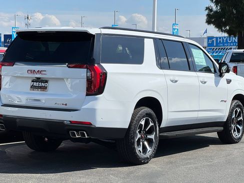 New 2026 GMC Yukon XL AT4 AWD/4WD image 5