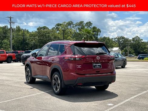 Used 2024 Nissan Rogue SV w/ SV Premium Package FWD image 3