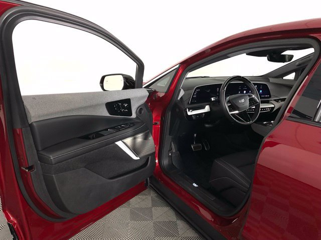 Certified 2026 Cadillac Optiq Luxury 1 w/ LPO, Floor Liner Package RWD image 23