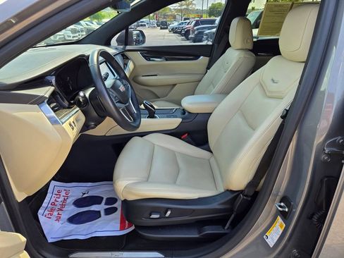 Used 2018 Cadillac XT5 FWD image 12