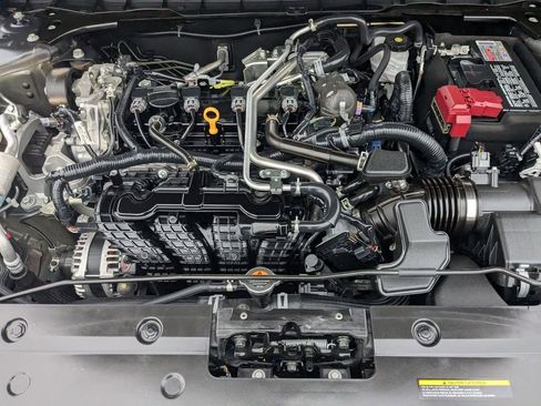 Used 2025 Nissan Altima 2.5 SR image 31