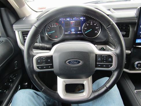 Used 2024 Ford Expedition Max XLT image 24