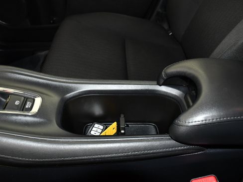 Used 2016 Honda HR-V EX image 31