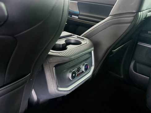 Used 2025 Ford Expedition Platinum AWD/4WD image 28