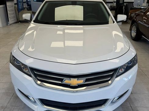 Used 2016 Chevrolet Impala LT w/ Convenience Package FWD image 2