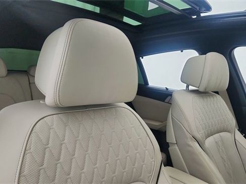 Used 2023 BMW X6 xDrive40i w/ Executive Package image 23