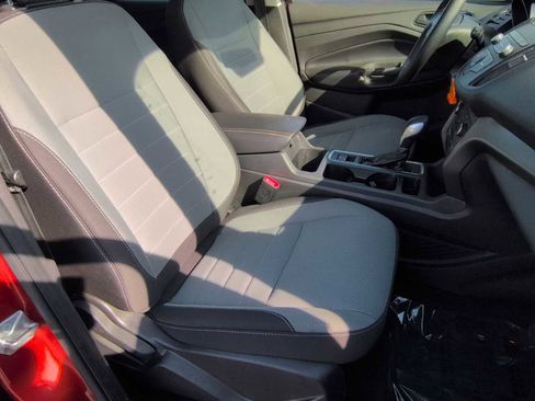 Used 2019 Ford Escape S image 22