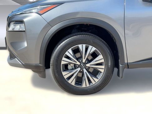Used 2023 Nissan Rogue SV image 12