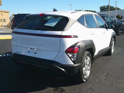Certified 2024 Hyundai Kona SE image 4