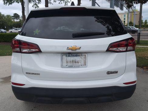 Used 2022 Chevrolet Equinox LS w/ LS Convenience Package FWD image 9