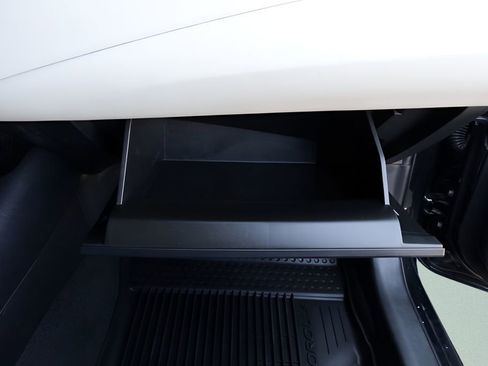 Certified 2022 Toyota Corolla LE FWD image 40
